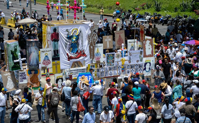 10 Killed As Venezuela Vote Turns Violent