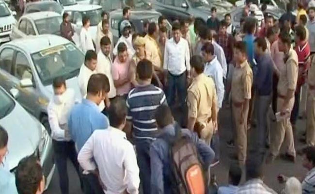 noida express way traffic jam