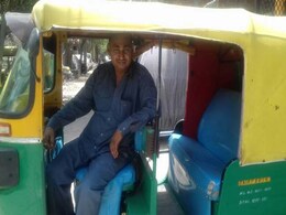 Delhi Auto Driver's Daily Mission: Reuniting Lost Children With Families Delhi Auto Driver's Daily Mission: Reuniting Lost Children With Families