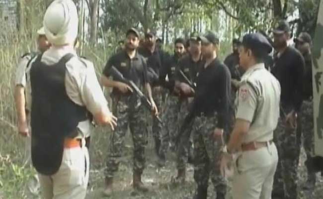 लावारिस बैग में सेना की वर्दी मिलने के बाद पठानकोट में सेना और पुलिस ने चलाया तलाशी अभियान