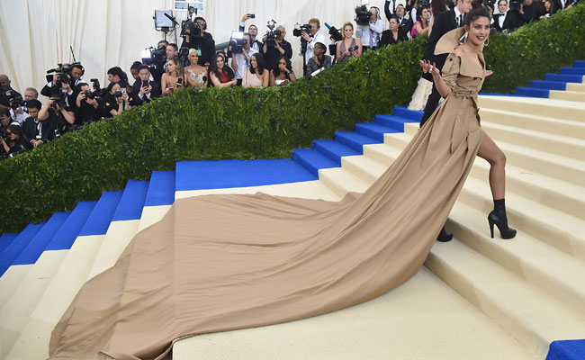 Met Gala 2017: Priyanka Chopra Hits The Red Carpet, Twitter's Got Jokes