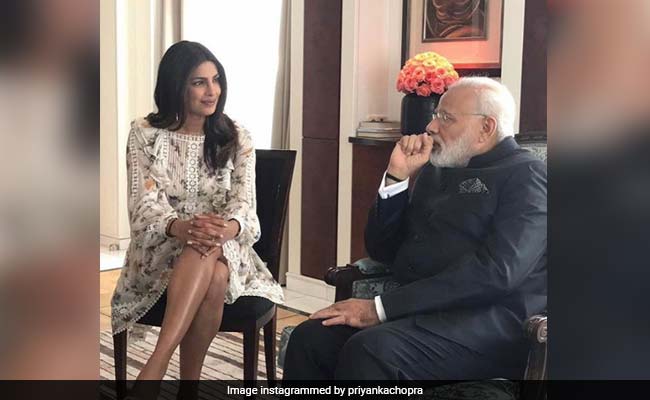 बर्लिन टूर पर प्रियंका चोपड़ा से मिले पीएम नरेंद्र मोदी बर्लिन टूर पर प्रियंका चोपड़ा से मिले पीएम नरेंद्र मोदी