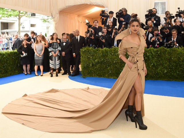 Met Gala 2017: Priyanka Chopra Owns Red Carpet In Traffic-Stopping Trench  Coat. See Pics