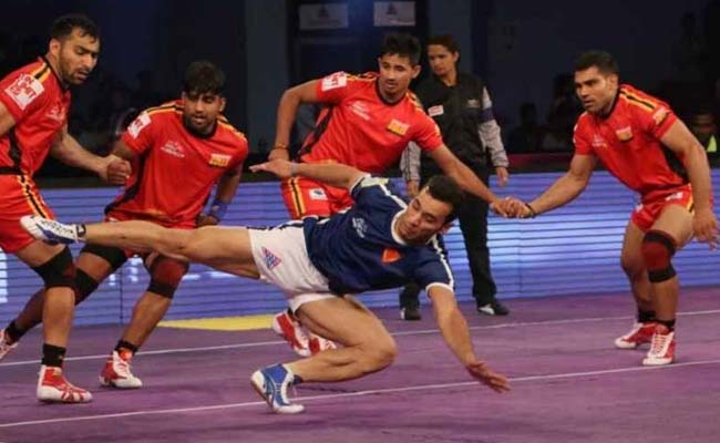 पुनेरी पल्टन टीम की खिलाड़ी परिवार की तरह जुड़े हैं : दीपक हुड्डा