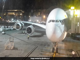 Qantas Plane, With Hundreds On Board, Turns Back After Engine Fails Qantas Plane, With Hundreds On Board, Turns Back After Engine Fails