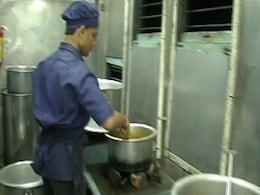 बिहार संपर्क क्रांति एक्सप्रेस ट्रेन की पैंट्रीकार ठेकेदार का लाइसेंस रद्द बिहार संपर्क क्रांति एक्सप्रेस ट्रेन की पैंट्रीकार ठेकेदार का लाइसेंस रद्द
