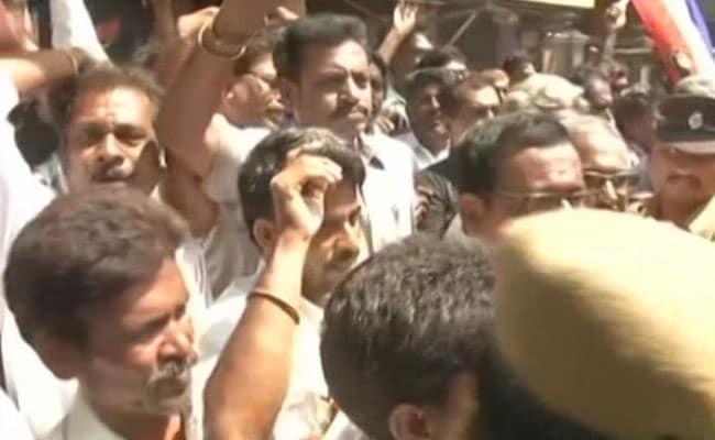 Rajinikanth Fans Hit the Streets In Chennai To Support Entry In Politics