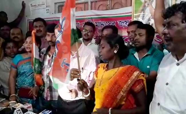 After Lunch And Selfies With Amit Shah, Bengal Couple Joins Trinamool