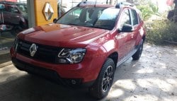 Renault Duster Petrol Automatic Spotted At A Dealership Ahead Of Launch