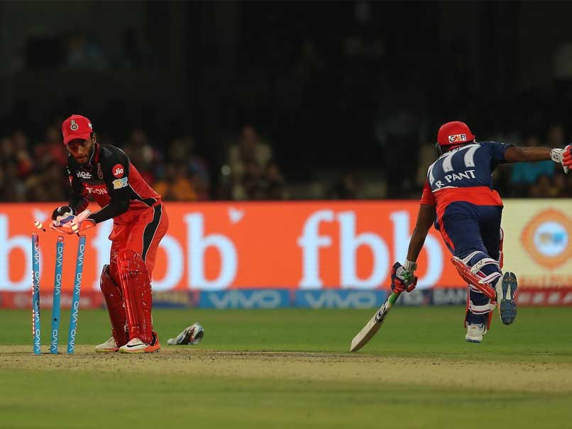 rcb delhi score