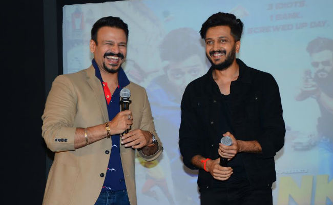 Viral: <i>Bank Chor</i> Riteish Deshmukh Roasted By Co-Star Vivek Oberoi. Watch