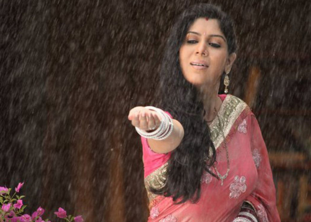 <i>Karrle Tu Bhi Mohabbat</i>: Sakshi Tanwar Is 'Happy' To Do One Thing At A Time