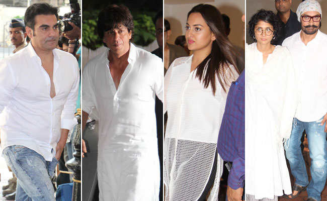 ऋषि कपूर की 'डांट' के बाद विनोद खन्‍ना की प्रार्थना सभा में पहुंचे कई 'यंग सुपरस्‍टार', पर रणबीर नहीं आए नजर...