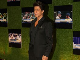 Shah Rukh Khan Feels Hollywood Might 'Take Over' Bollywood Shah Rukh Khan Feels Hollywood Might 'Take Over' Bollywood