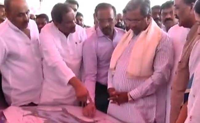 Siddaramaiah Visits Bellandur Lake, Says Can't Meet Clean-Up Deadline