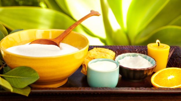 6 Easy Home Remedies for Tanned Hands