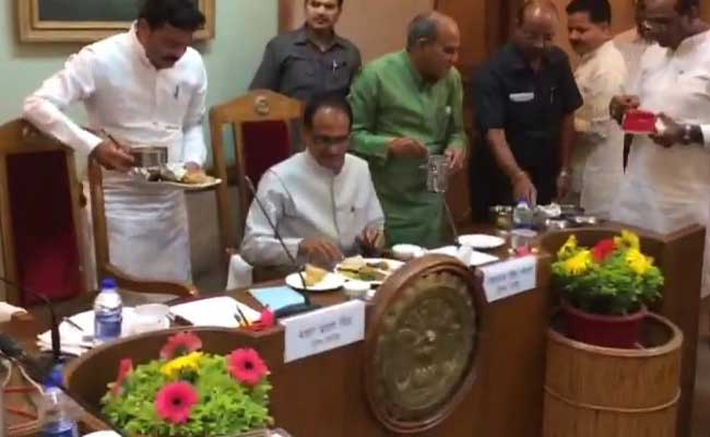 Over Aloo Bonda and Daal, Shivraj Chouhan Holds Key Cabinet Meet