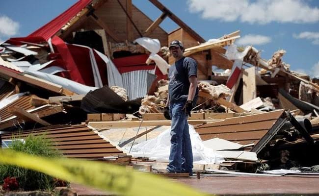 Tornadoes, Storms Kill 11 In Southern United States