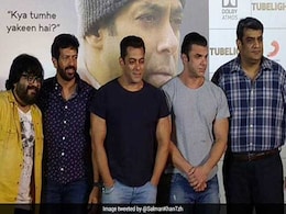 'ट्यूबलाइट' के ट्रेलर लॉन्चिंग इवेंट पर कुछ इस अंदाज में दिखे सलमान खान 'ट्यूबलाइट' के ट्रेलर लॉन्चिंग इवेंट पर कुछ इस अंदाज में दिखे सलमान खान