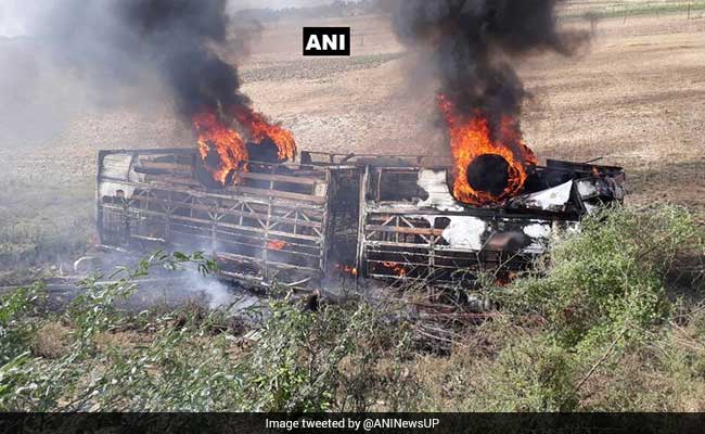 11,000 Volt Wire Falls On Bus Leaving 4 Dead, 15 Critically Injured
