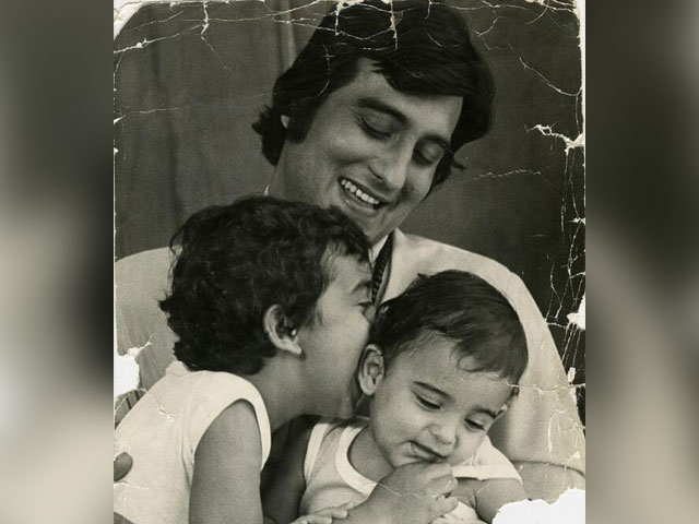 Vinod Khanna And Sons. Rahul Khanna Posts Wonderful Old Pic To Remember Late Actor By