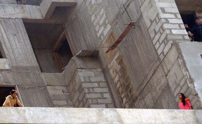 वो 18वीं मंजिल से कूदकर देने जा रही थी जान, कड़ी मशक्कत के बाद मुंबई पुलिस ने बचाया