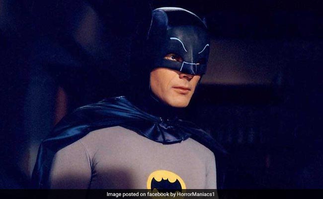 Batman Actor Adam West Dead At 88 60 क दशक म मशह र ब टम न ट व स र ज क ह र एडम व स ट क न धन ब लड क सर स प ड त थ