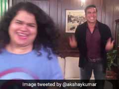 जब अक्षय कुमार को आई 'टॉयलेट' तो यूं चिल्लाने लगे, देखें वीडियो