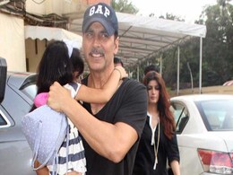 बेटी नितारा के साथ कदम से कदम मिलाते दिखे अक्षय कुमार, देखें स्पेन वेकेशन की तस्वीरें बेटी नितारा के साथ कदम से कदम मिलाते दिखे अक्षय कुमार, देखें स्पेन वेकेशन की तस्वीरें