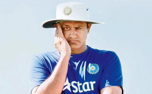 पाकिस्तान के खिलाफ हार को बर्दाश्त नहीं कर पाए अनिल कुंबले, तो क्या टीम इंडिया को डांटना पड़ा भारी?