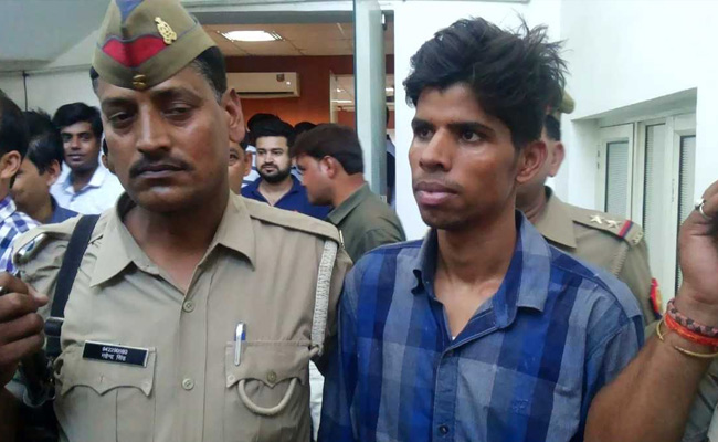 नोएडा : किराये की पिस्टल से हुई थी अंजलि की हत्या, आसानी से मिलते अवैध हथियार