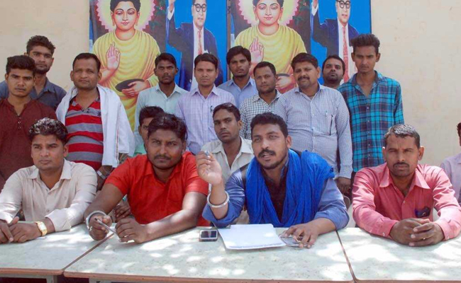 हाई कोर्ट से जमानत मिलने के बाद भीम आर्मी चीफ चंद्रशेखर पर रासुका लगाने के विरोध में भूख हड़ताल