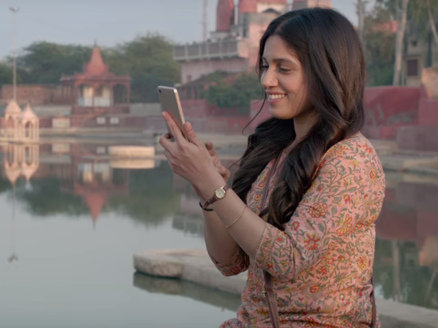 In <i>Toilet: Ek Prem Katha</i> Song <i>Has Mat Pagle</i>, Bhumi Pednekar Reciprocates Akshay Kumar's Feelings