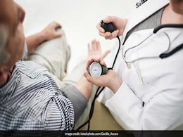 High Blood Pressure Home Remedies: हाई बीपी को झट से कंट्रोल करते हैं ये 5 घरेलू नुस्खे, आज से ही करें फॉलो! High Blood Pressure Home Remedies: हाई बीपी को झट से कंट्रोल करते हैं ये 5 घरेलू नुस्खे, आज से ही करें फॉलो!
