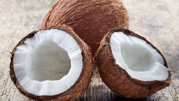 How to Make Pure Coconut Oil at Home Free of Preservatives and Chemicals
