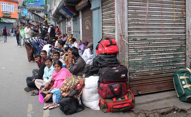 After Rajnath Singh's Appeal, GJM Suspends Darjeeling Bandh