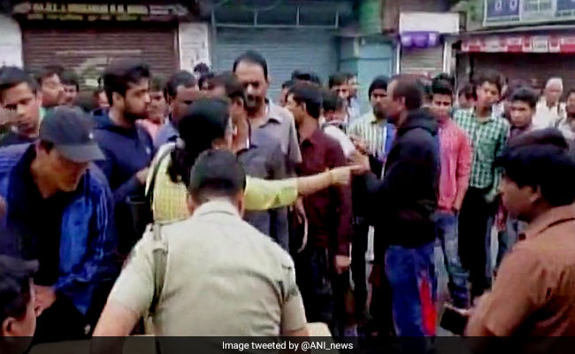 GJM Supporters Throw Stones At Police On Day 2 Of <i>Bandh</i> In Darjeeling