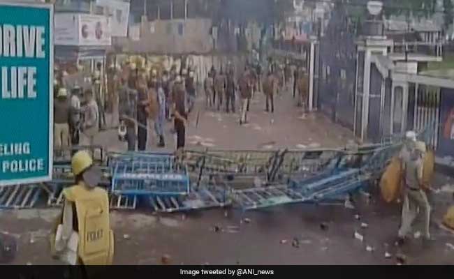 Army Called in Darjeeling After Gorkha Janmukti Morcha Activists Clash With Police, Damage Vehicles