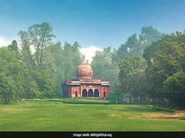 Meghalaya Woman In Traditional Dress Shunted Out Of Delhi Golf Club For 'Looking Like A Maid' Meghalaya Woman In Traditional Dress Shunted Out Of Delhi Golf Club For 'Looking Like A Maid'