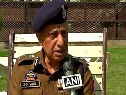 अनंतनाग में पुलिसकर्मियों की हत्या करने वालों को जल्द ढूंढ़ निकालेंगे और देखना 'न्याय' होगा : DGP एसपी वैद अनंतनाग में पुलिसकर्मियों की हत्या करने वालों को जल्द ढूंढ़ निकालेंगे और देखना 'न्याय' होगा : DGP एसपी वैद
