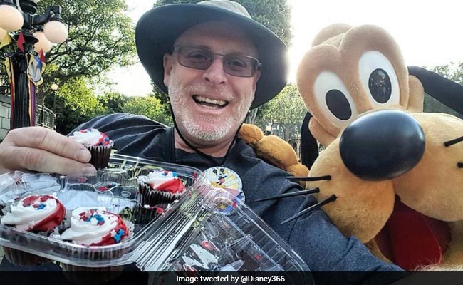 Man Visits Disneyland 2,000 Days In A Row