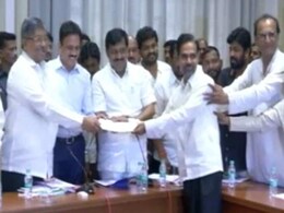 महाराष्ट्र सरकार ने किसानों के लिए कर्ज माफी की घोषणा की, सोमवार को होने वाला प्रदर्शन रद्द महाराष्ट्र सरकार ने किसानों के लिए कर्ज माफी की घोषणा की, सोमवार को होने वाला प्रदर्शन रद्द