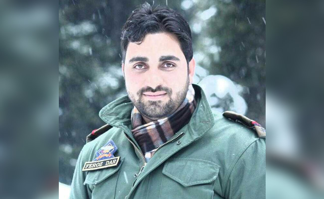 Tearful Farewell To Jammu And Kashmir Cop Feroz Ahmed Dar, Who Spoke Of Death And Peace