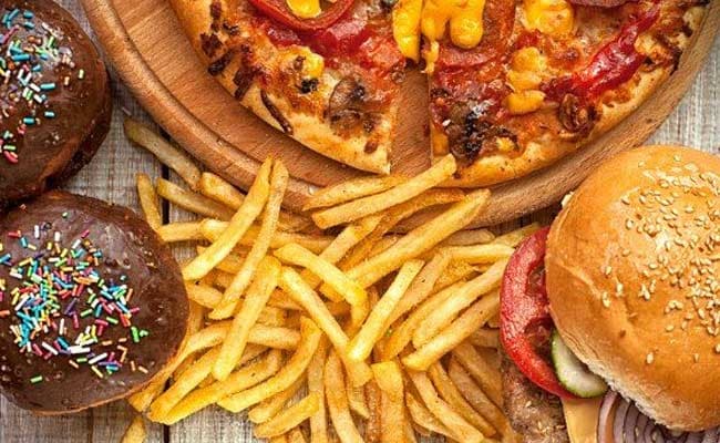 Junk Food Is Almost Twice As Distracting As Healthy Food: Experts Reveal
