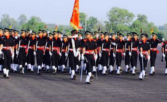 गया स्थित अफसर प्रशिक्षण अकादमी में जेंटलमैन कैडेट के प्रशिक्षण का समापन