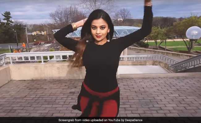 23 साल पुराने गाने पर डांस कर इंटरनेट पर लोगों को दीवाना बना रही यह लड़की