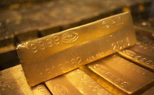 Gold Futures Fall On Weak Global Cues, Profit-Booking