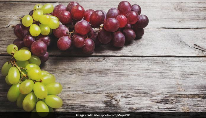 लाल अंगूर अगर खाएंगे तो ये बीमारियां रहेंगी आपसे दूर