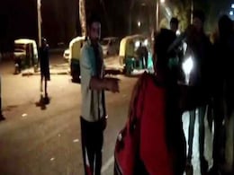 Women Staff Of Gurgaon Pub Beat Molester, Video Goes Viral Women Staff Of Gurgaon Pub Beat Molester, Video Goes Viral