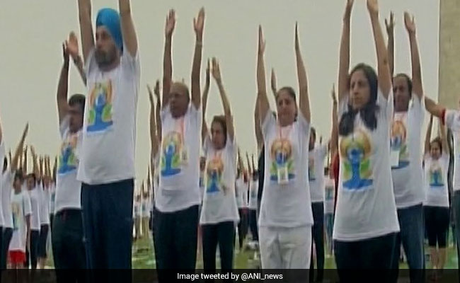 Hundreds Gather In US To Mark International Yoga Day